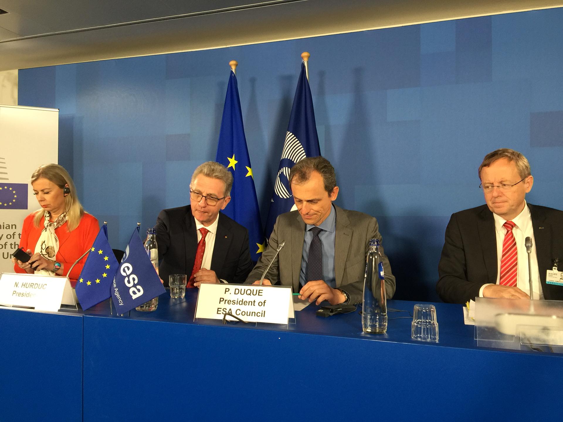 ESPACIO | Pedro Duque preside el Consejo de Espacio conjunto de la #UE  y de la #ESA