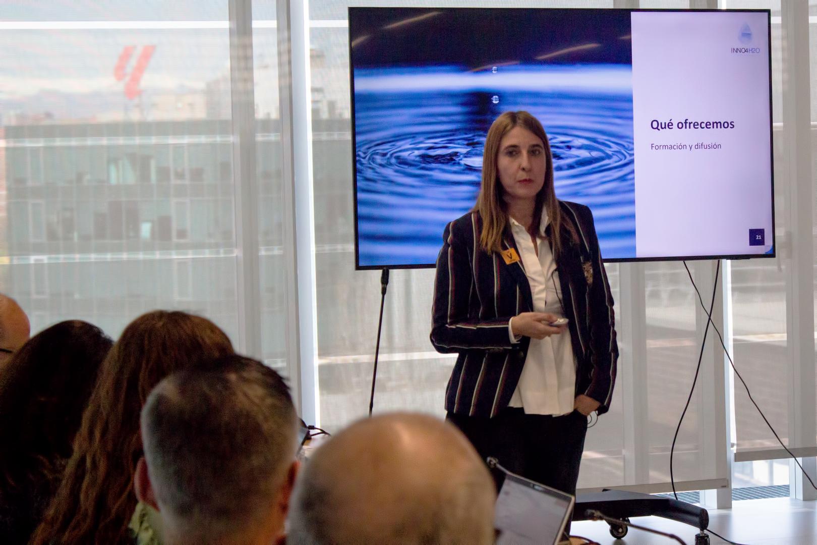 Alicia Andreu, coordinadora de INNO4H2O, presentando el proyecto
