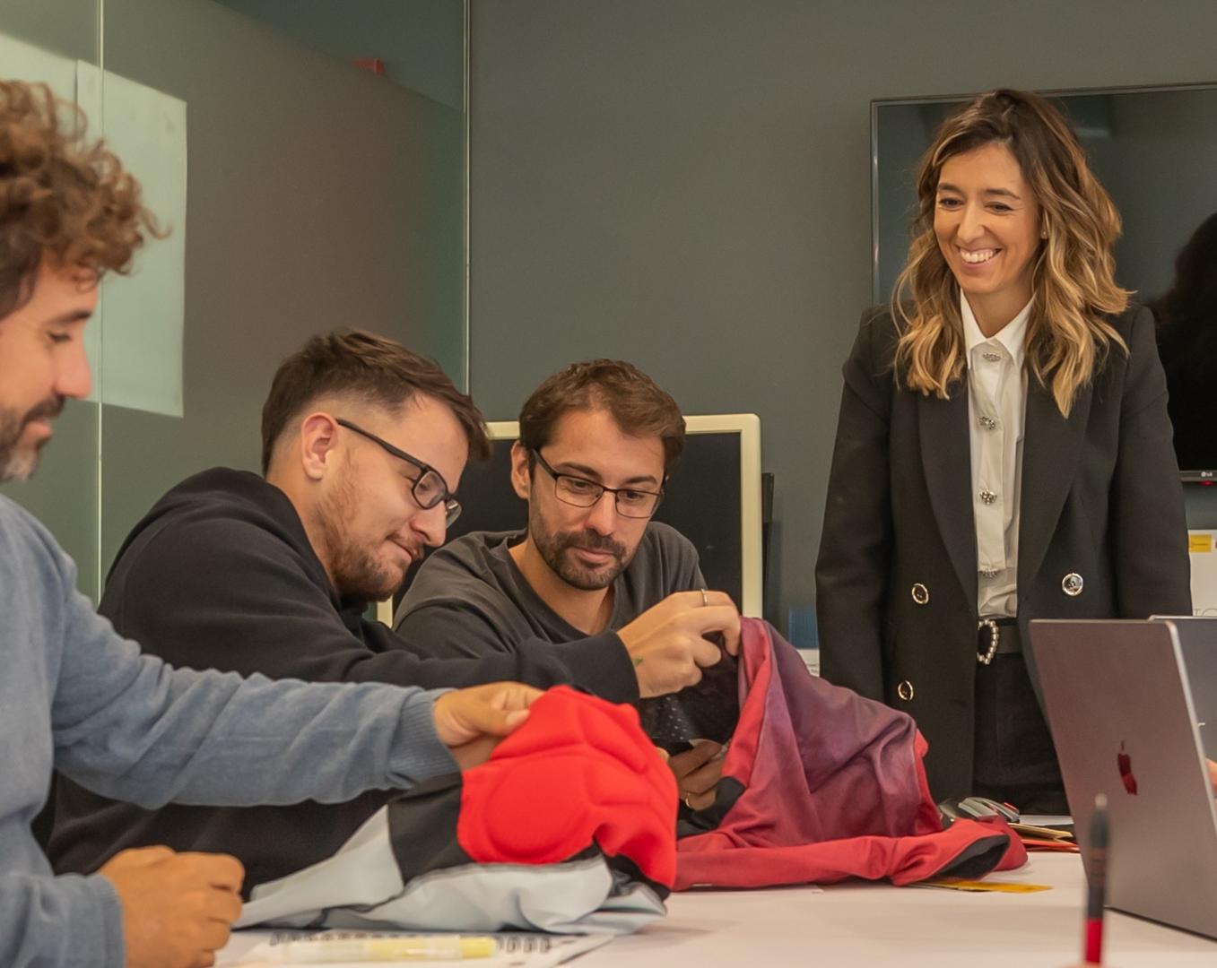 Equipo de Dimtech 3D en su oficina 