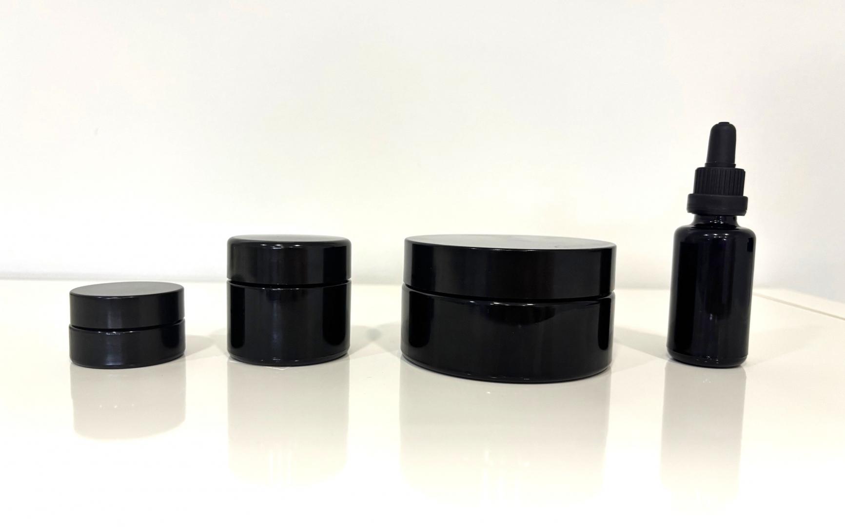 Recipientes de los productos cosméticos de Vicorva